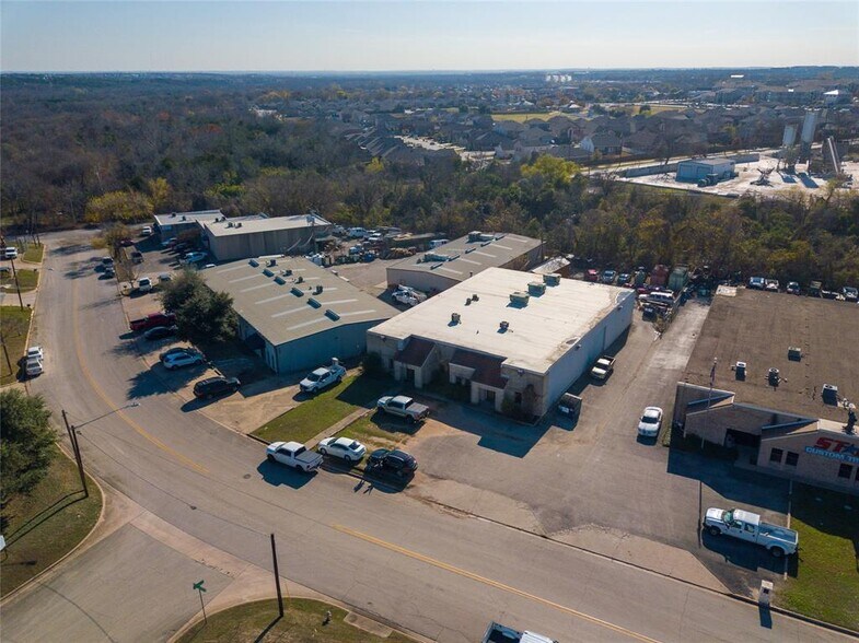 More Photos Of 4909 Commercial Park Dr, Austin Flex For Sale