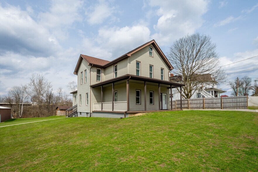 More Photos Of 19 Old Monongahela Pike, Eighty Four Service For Sale