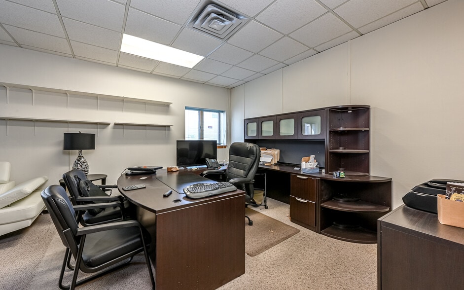 More Photos Of 817 Main St, Pittsburgh Office For Sale