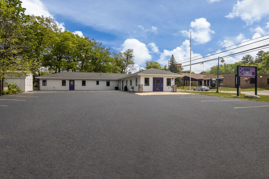 More Photos Of 1070 W Houghton Lake Dr, Prudenville Medical For Sale