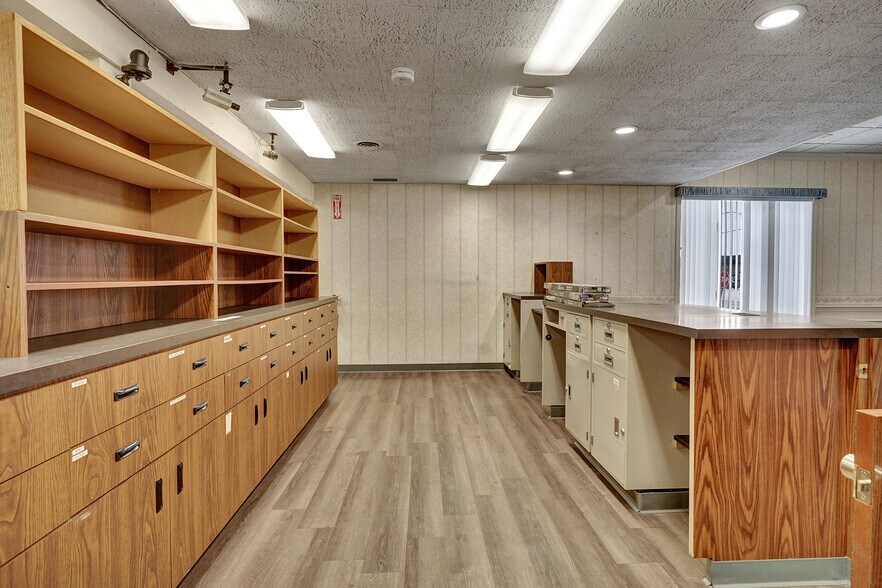 More Photos Of 102 S 3rd St, Saint Clair Bank For Sale