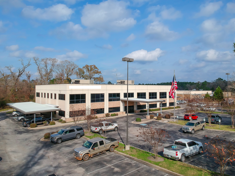 More Photos Of 10586 Highway 75 N, Willis Unknown For Lease