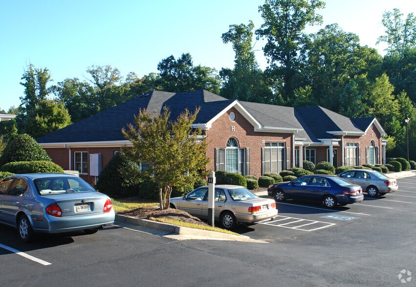 Primary Photo Of 555 Sun Valley Dr, Roswell Medical For Lease