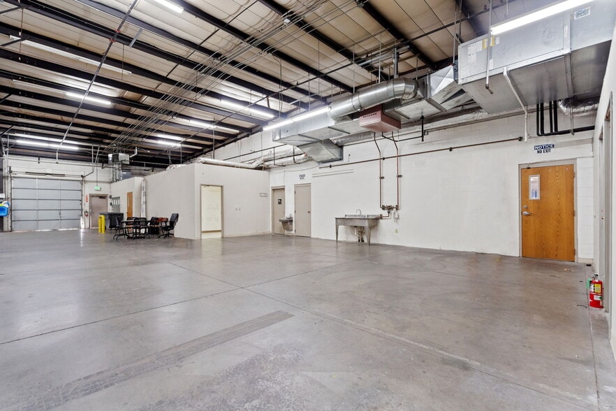 More Photos Of 4800 Innovation Dr, Fort Collins Warehouse For Lease