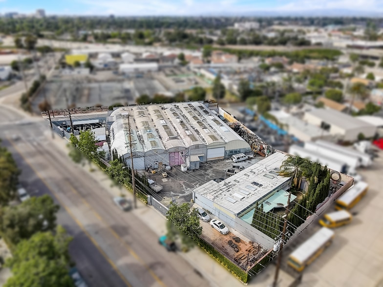 More Photos Of 800-808 E Washington Ave, Santa Ana Warehouse For Sale