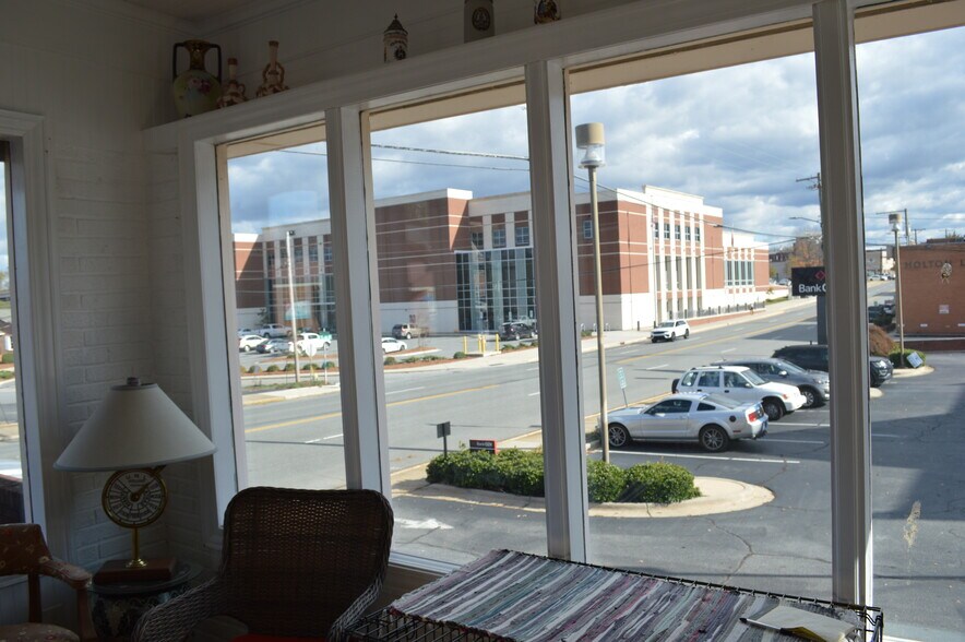 More Photos Of 121 W Center St, Lexington Office Residential For Sale