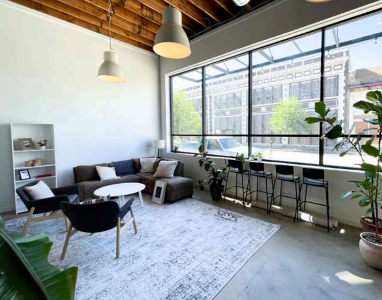 More Photos Of , Saint Louis Office For Sale