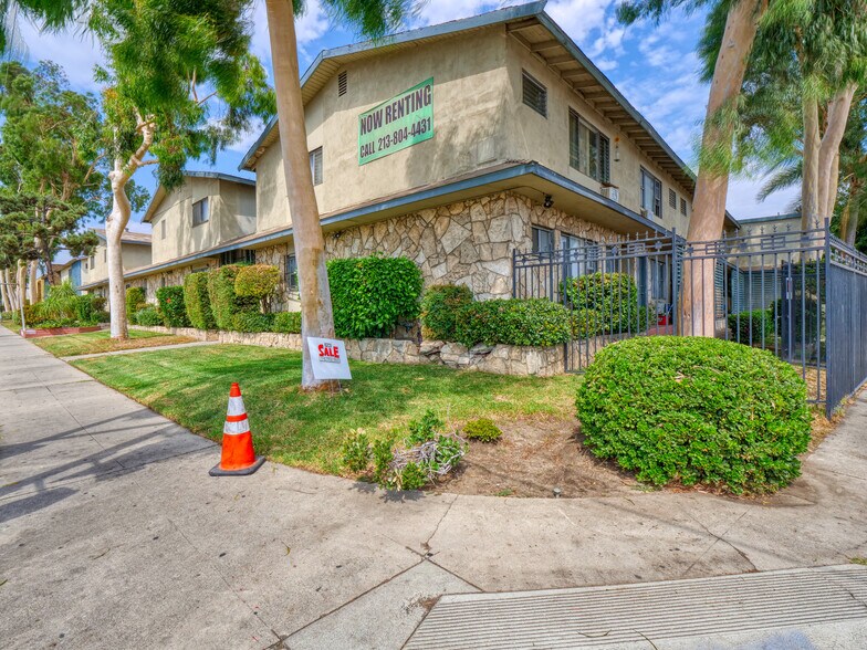 More Photos Of 8500 Sunland Blvd, Sun Valley Apartments For Sale