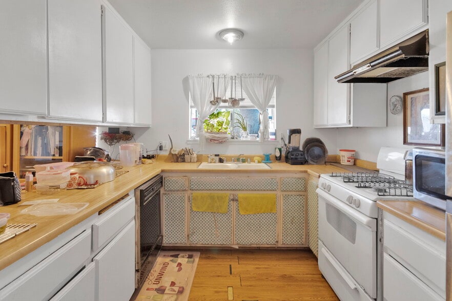 More Photos Of 14720 Main St, Hesperia Office For Sale