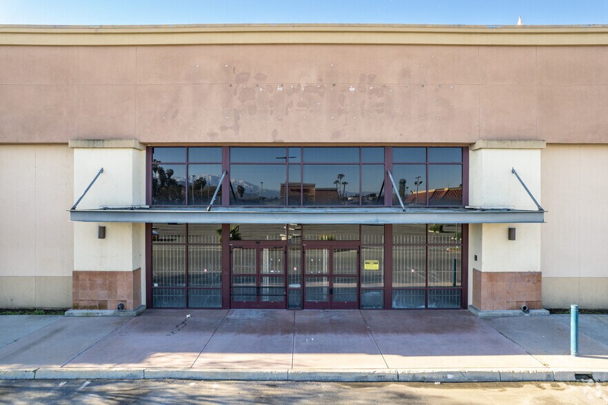 More Photos Of 2701-2897 W Florida Ave, Hemet Unknown For Lease