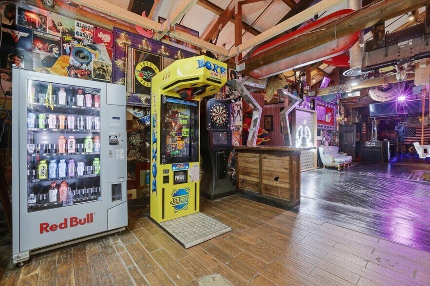 More Photos Of 3330 N Academy Blvd, Colorado Springs Bar For Sale