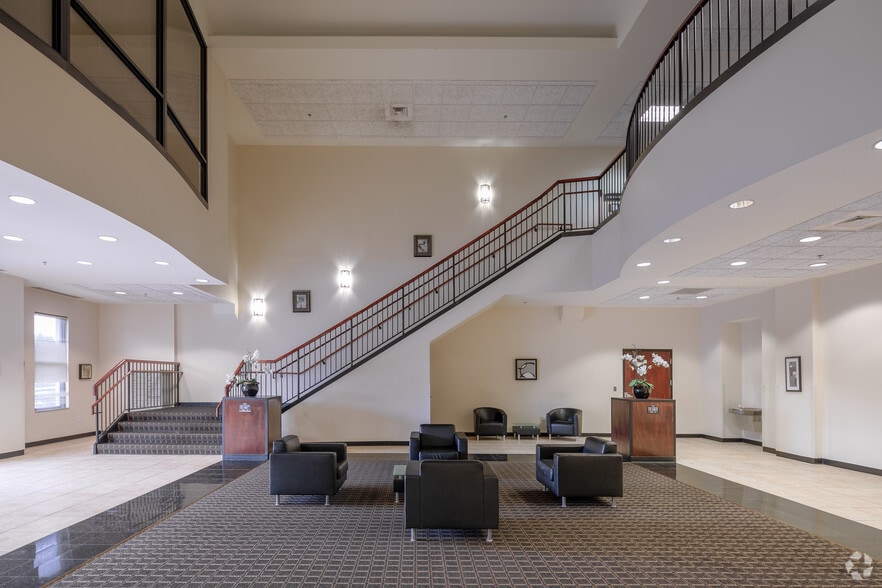 More Photos Of 34 Upper Riverdale Rd, Riverdale Medical For Lease