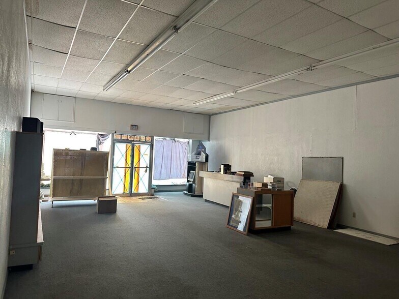 More Photos Of 214 N Mason St, Bowie General Retail For Sale