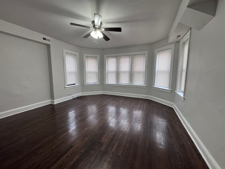 More Photos Of 7115-7125 S East End Ave, Chicago Apartments For Sale