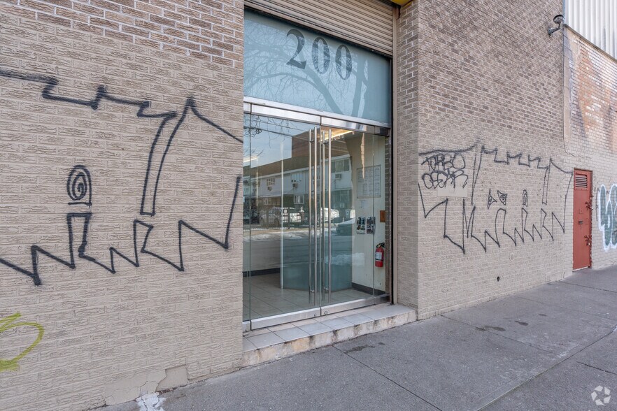 More Photos Of 200 Seigel St, Brooklyn Industrial For Sale