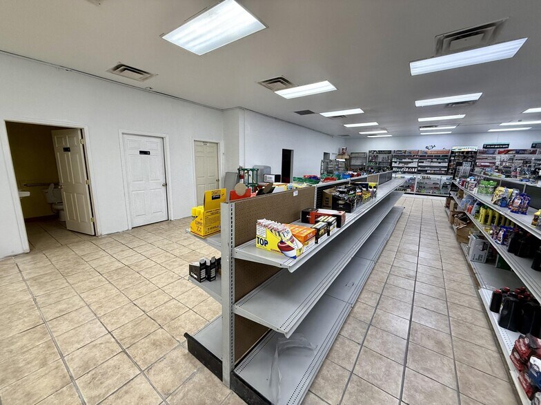 More Photos Of 15462 Stewartsville Rd, Vinton Convenience Store For Sale
