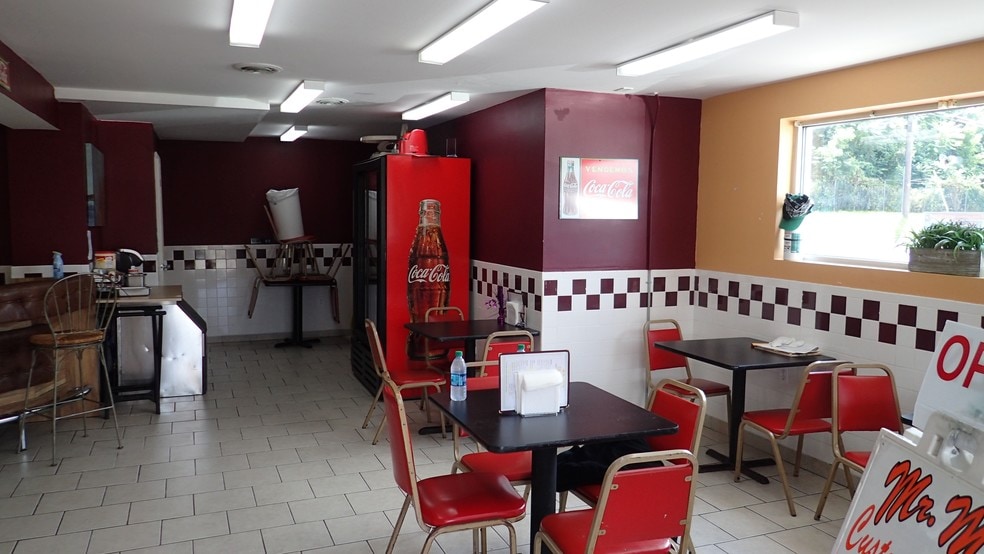 More Photos Of 1130 Pembroke Rd, Bethlehem Storefront Retail Residential For Lease