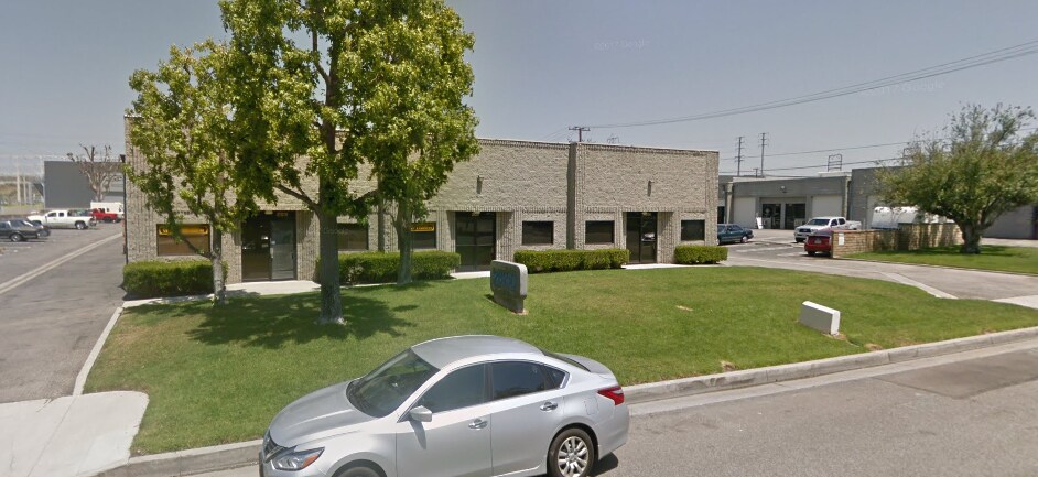 Primary Photo Of 28130 Avenue Crocker, Valencia Service For Lease