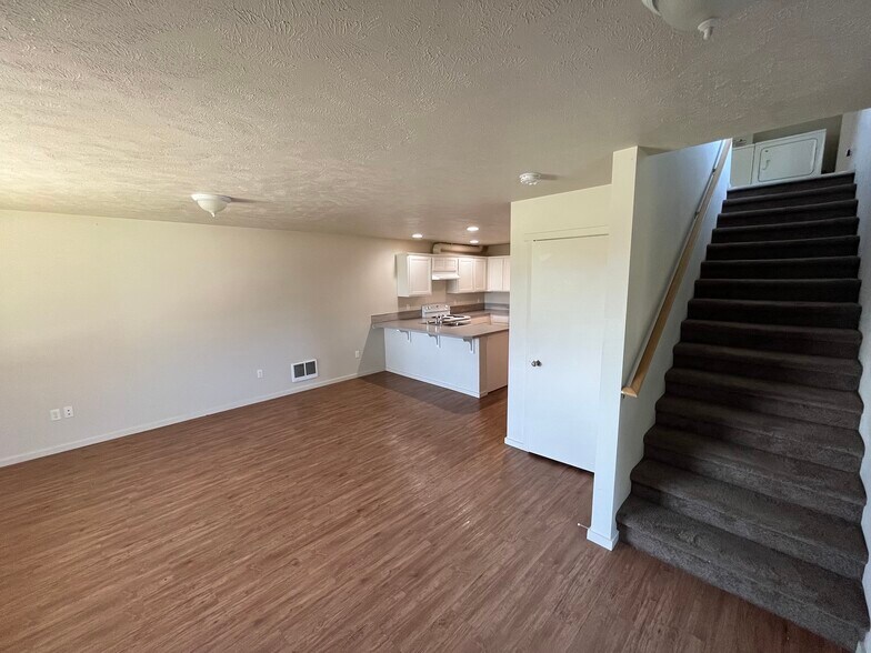 More Photos Of 308-318 W 3rd St, Cheney Apartments For Sale