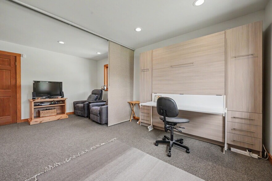 More Photos Of 21376 Consolation St, Volcano Specialty For Sale