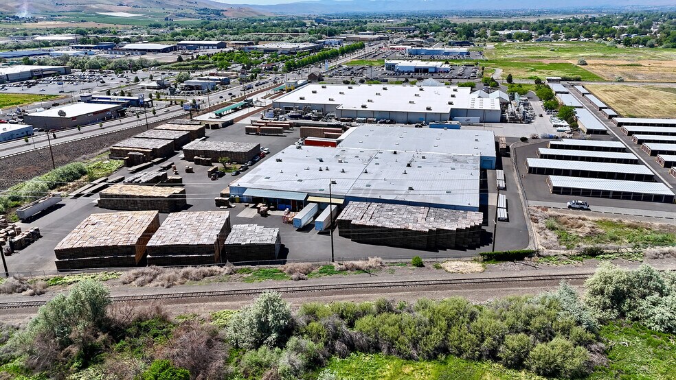 More Photos Of 2255 Longfibre Rd, Yakima Warehouse For Lease