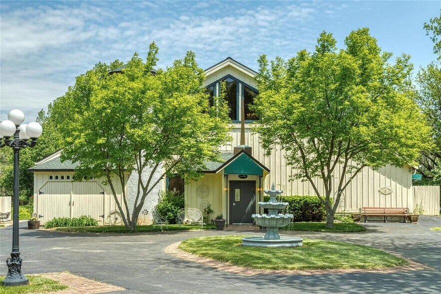 More Photos Of 11475 Lilac Ave, Saint Louis Specialty For Sale