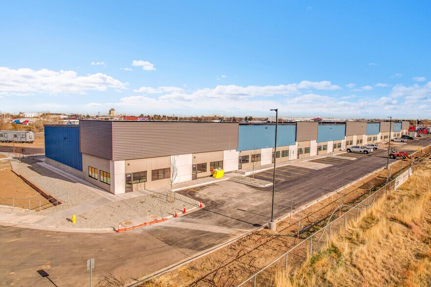 Primary Photo Of 5200 Oneida St, Commerce City Showroom For Lease
