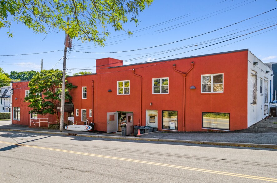 More Photos Of 342 Lexington Ave, Mount Kisco Light Distribution For Lease