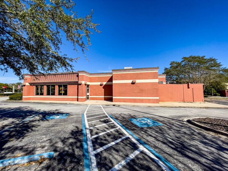 More Photos Of 5752 Butler Point Rd, Jacksonville Fast Food For Lease