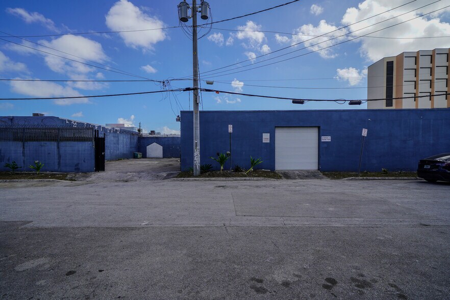 More Photos Of 743-749 NW 23rd St, Miami Food Processing For Sale