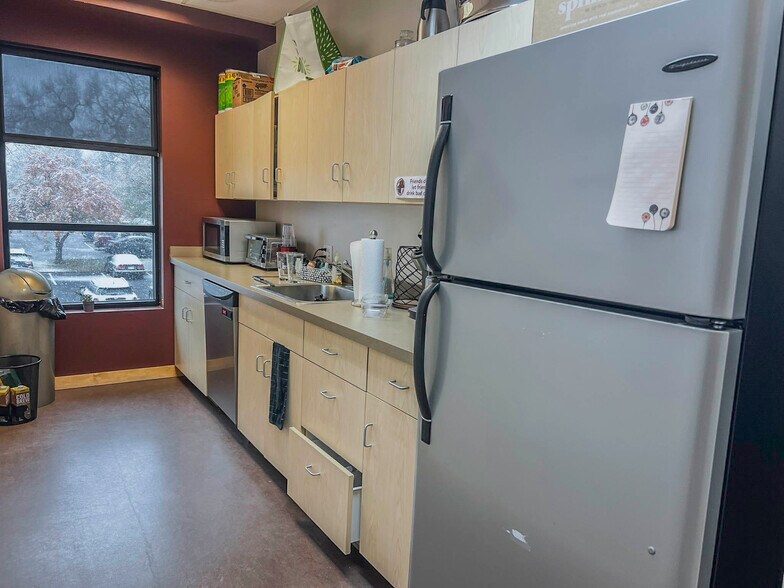 More Photos Of 323 W Drake Rd, Fort Collins Office For Sale