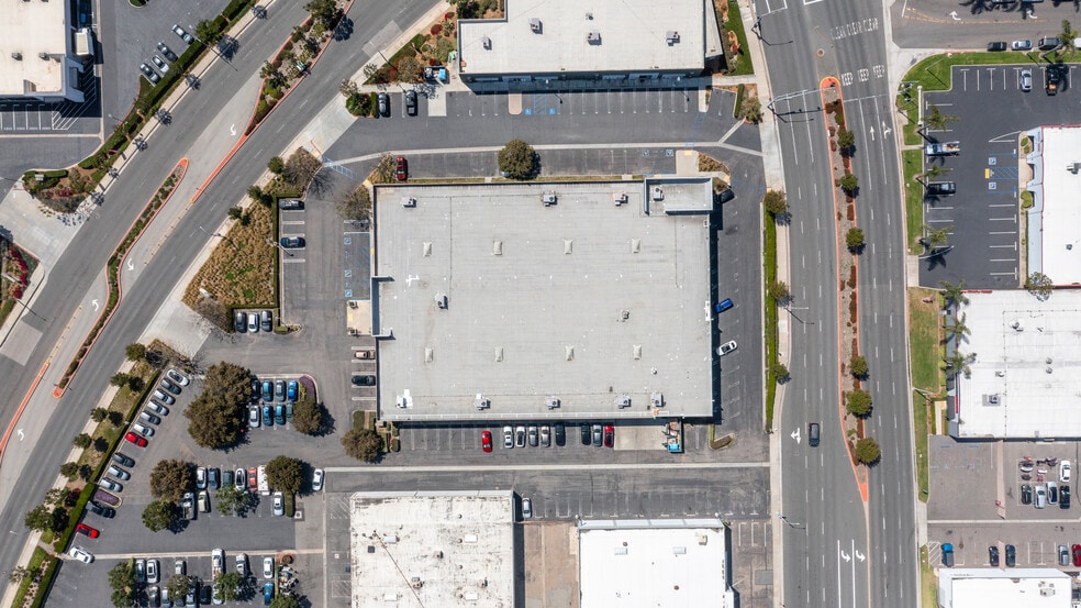 More Photos Of 18060 Euclid St, Fountain Valley Showroom For Sale