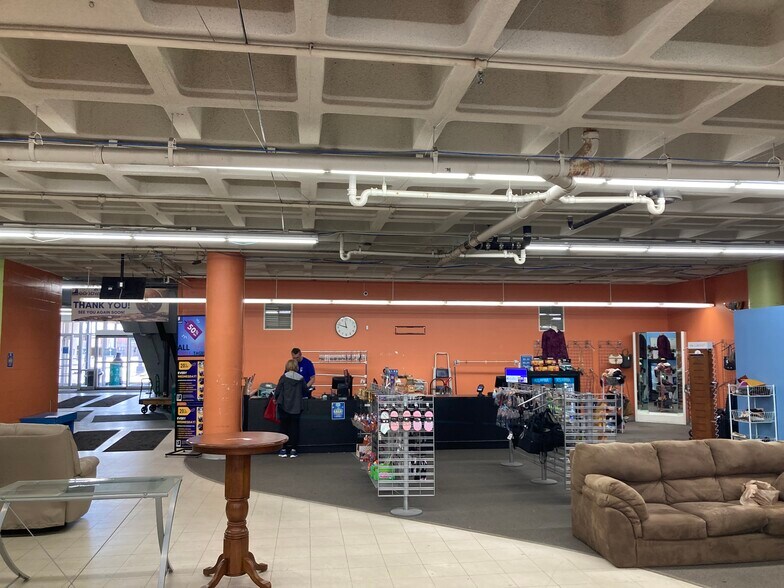 More Photos Of 700 Garfield Ave, Duluth Freestanding For Sale