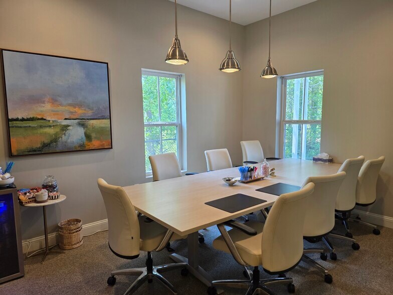 More Photos Of 181 Bluffton Rd, Bluffton Office For Lease