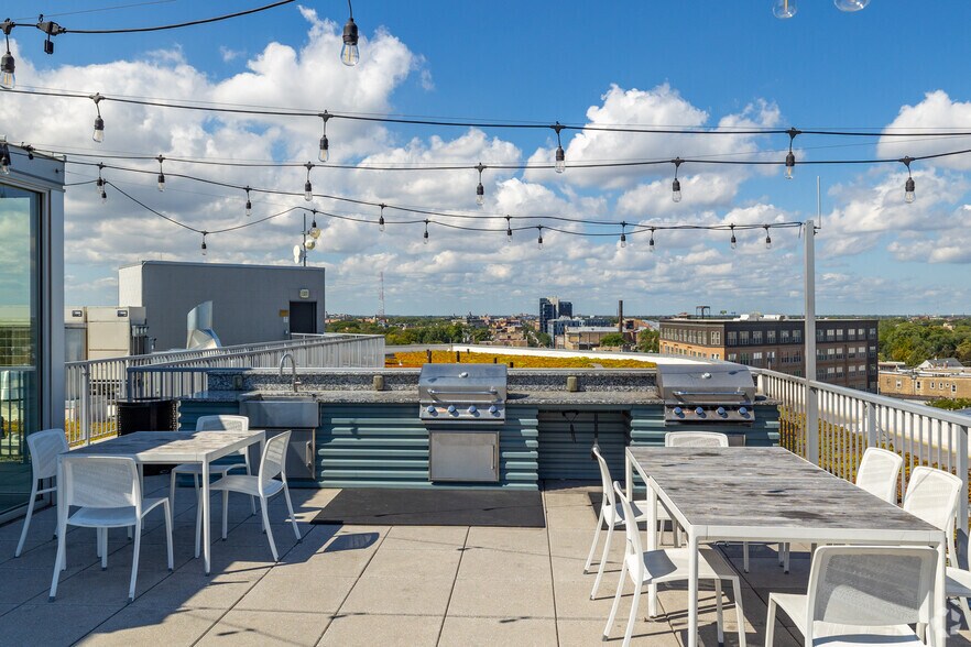 More Photos Of 1980 N Milwaukee Ave, Chicago Apartments For Lease