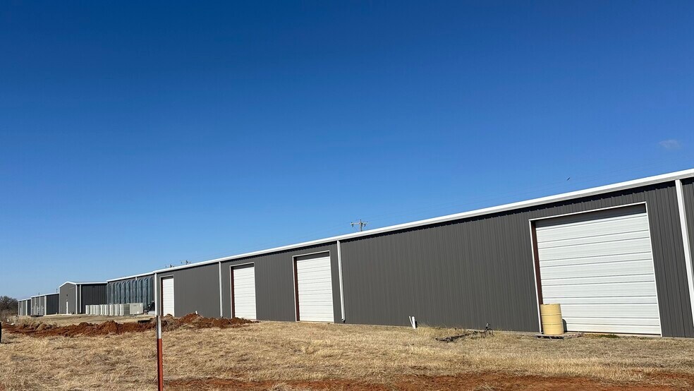 More Photos Of 220 Silver Ln, Edmond Warehouse For Lease