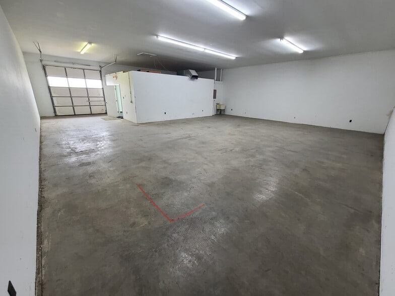 More Photos Of 4649B Russell Ct, High Ridge Office For Lease