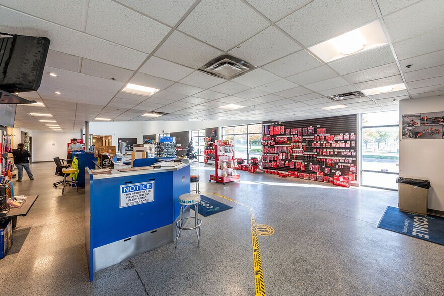 More Photos Of 662 W Commerce Park Dr, Midvale Warehouse For Sale