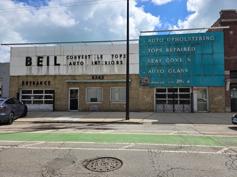 More Photos Of 6243 N Clark St, Chicago Storefront For Sale