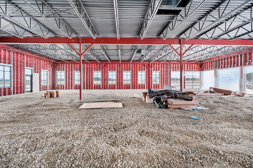 More Photos Of 13675 Brooks School Rd, Noblesville General Retail For Lease