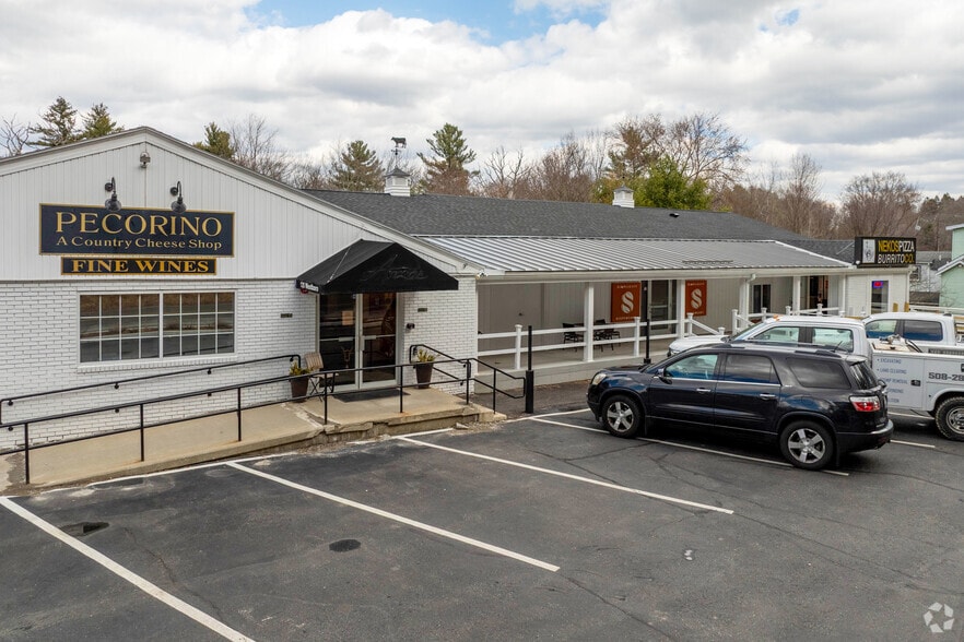More Photos Of 135 Westboro Rd, North Grafton Storefront For Lease