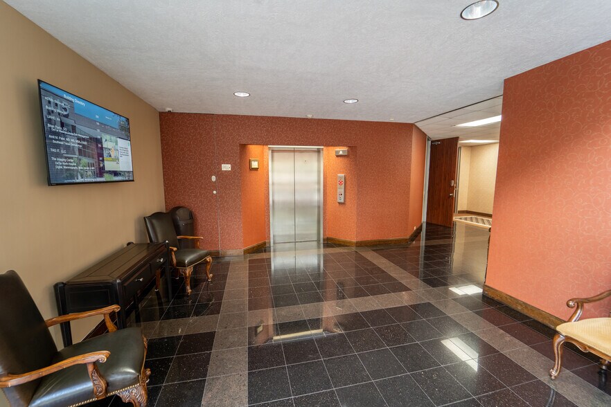 More Photos Of 115 Medical Dr, Victoria Medical For Sale