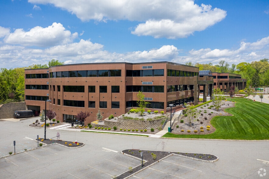More Photos Of 300 Tice Blvd, Woodcliff Lake Office For Lease