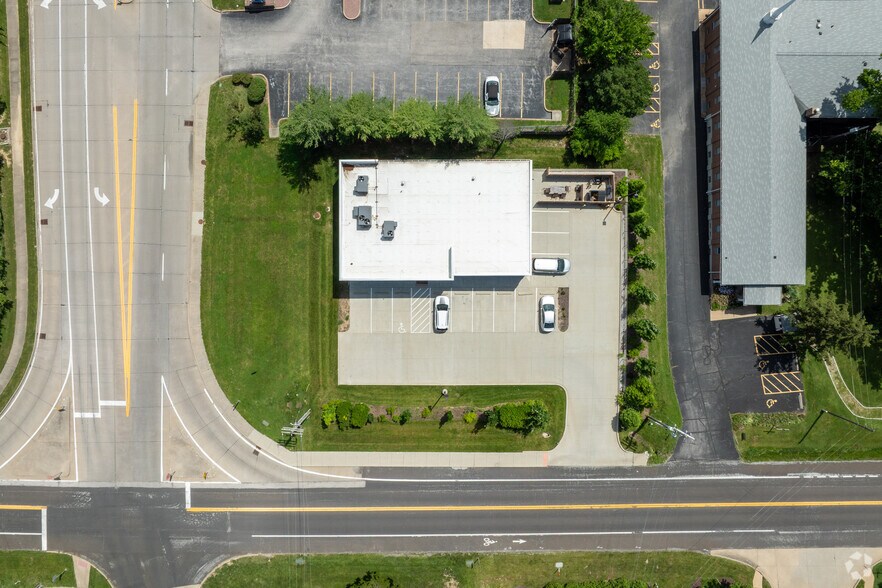 More Photos Of 1706 Smizer Station Rd, Saint Louis Office For Sale