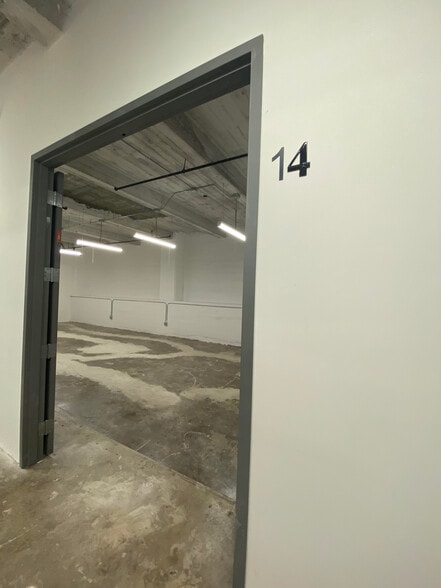 More Photos Of 901 E 31st St, Los Angeles Manufacturing For Lease