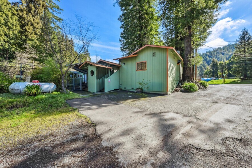 More Photos Of 17132 Highway 116, Guerneville General Retail For Sale