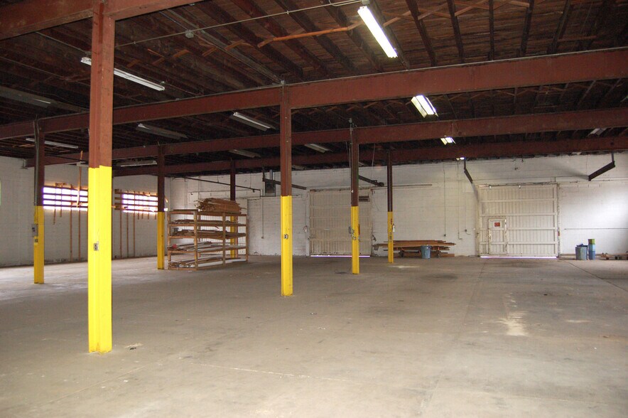 More Photos Of 109 Cockeysville Rd, Cockeysville Warehouse For Lease