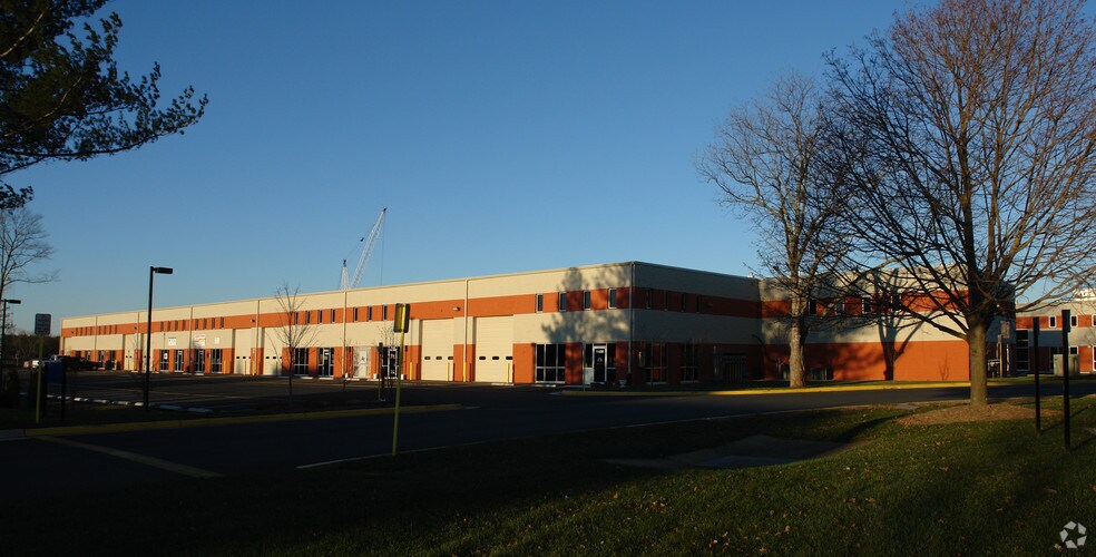 More Photos Of 9400-9414 Center Point Ln, Manassas Light Distribution For Lease