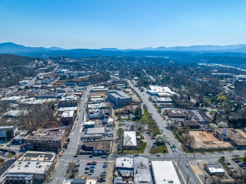 More Photos Of 86 Asheland Ave, Asheville Medical For Lease