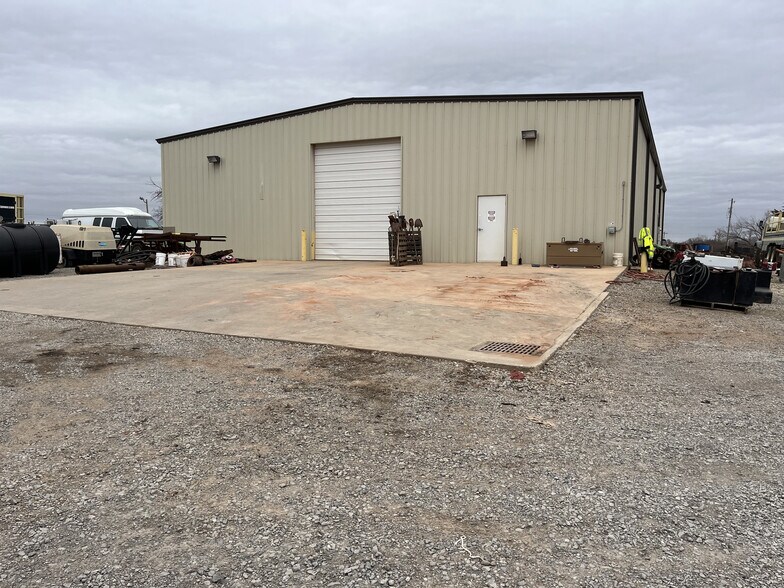 More Photos Of 4691 NE Ok-33 Hwy, Guthrie Warehouse For Lease